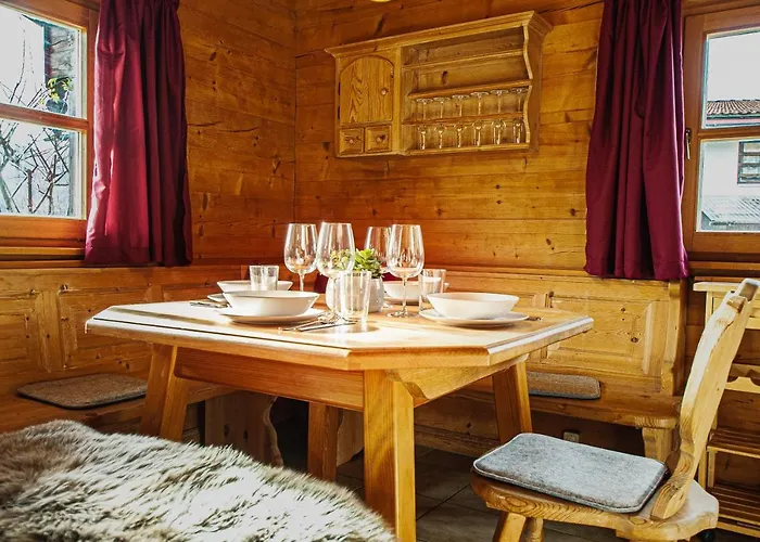 Kontaktlos - Ruhige Chalets mit Seeblick in zentraler Lage by stayFritz